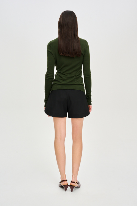 Шорты с защипами